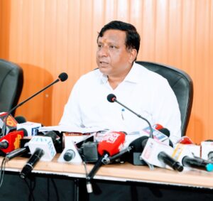 उत्तराखंड सरकार की कैबिनेट बैठक में लिए गये ऐतिहासिक फैसलों की महानिदेशक सूचना एवं अपर सचिव मुख्यमंत्री बंशीधर तिवारी ने मीडिया को दी