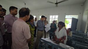 आयुक्त दीपक रावत ने किया SIR कार्यों का स्थलीय निरीक्षण