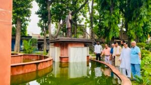 पंत जयंती समारोह समिति की टीम ने किया पंत पार्क का निरीक्षण  