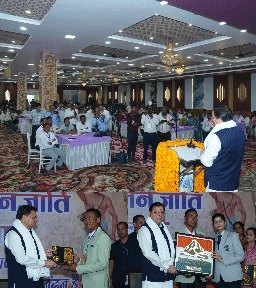  मुख्यमंत्री पुष्कर सिंह धामी ने सुनी जनजाति समाज की समस्याएं