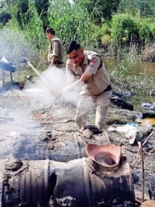 कच्ची शराब की दो भट्टी व उपकरण व दस हजार लीटर लहन नष्ट किया