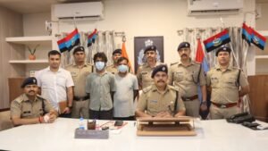 सड़क किनारे युवती का शव मिलने का 72 घंटे में खुलासा, दो गिरफ्तार