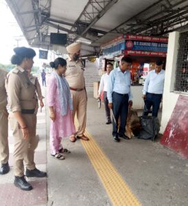 रेलवे स्टेशन पर चलाया गया सघन चेकिंग अभियान