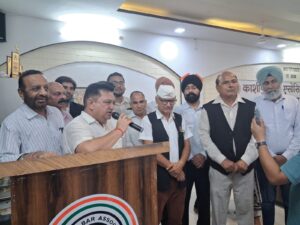 काशीपुर बार एसोसिएशन द्वारा किया गया विशाल भंडारे का आयोजन