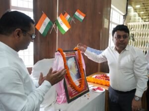 जिलाधिकारी नितिन सिंह भदौरिया ने पंडित गोविन्द बल्लभ पंत जी के चित्र का अनावरण किया