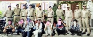 होटल-लाॅज में देर रात पुलिस ने चलाया चेकिंग अभियान, दर्जनभर पकड़े