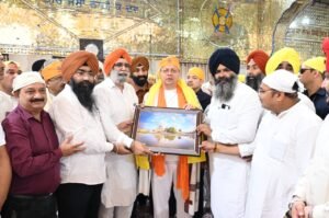 मुख्यमंत्री धामी ने गुरुद्वारा श्री नानकमता साहिब में टेका माथा,प्रदेश की सुख-समृद्धि की कामना