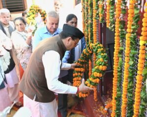 सीएम ने उत्तराखण्ड राज्य आंदोलनकारी शहीदों को अर्पित की श्रद्धांजलि
