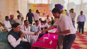 सेवा संकल्प अभियान के तहत सरकार जन-जन के द्वार,सितारगंज बहुउद्देशीय शिविर में बांटे गए चेक व उपकरण,अनुपस्थित अफसरों का स्पष्टीकरण तलब