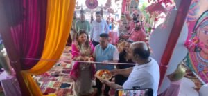 दो दिवसीय शानदारप्रदर्शनी का महापौर दीपक बाली और उनकी धर्मपत्नी ने किया उद्घाटन