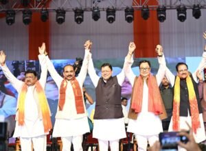 जनजातीय संस्कृति,परंपरा और गौरव का उत्सव बना उत्तराखंड आदि रंगोत्सव खटीमा में बिखरे संस्कृति के रंग, जनजातीय समाज के सम्मान और सशक्तिकरण का संदेश।